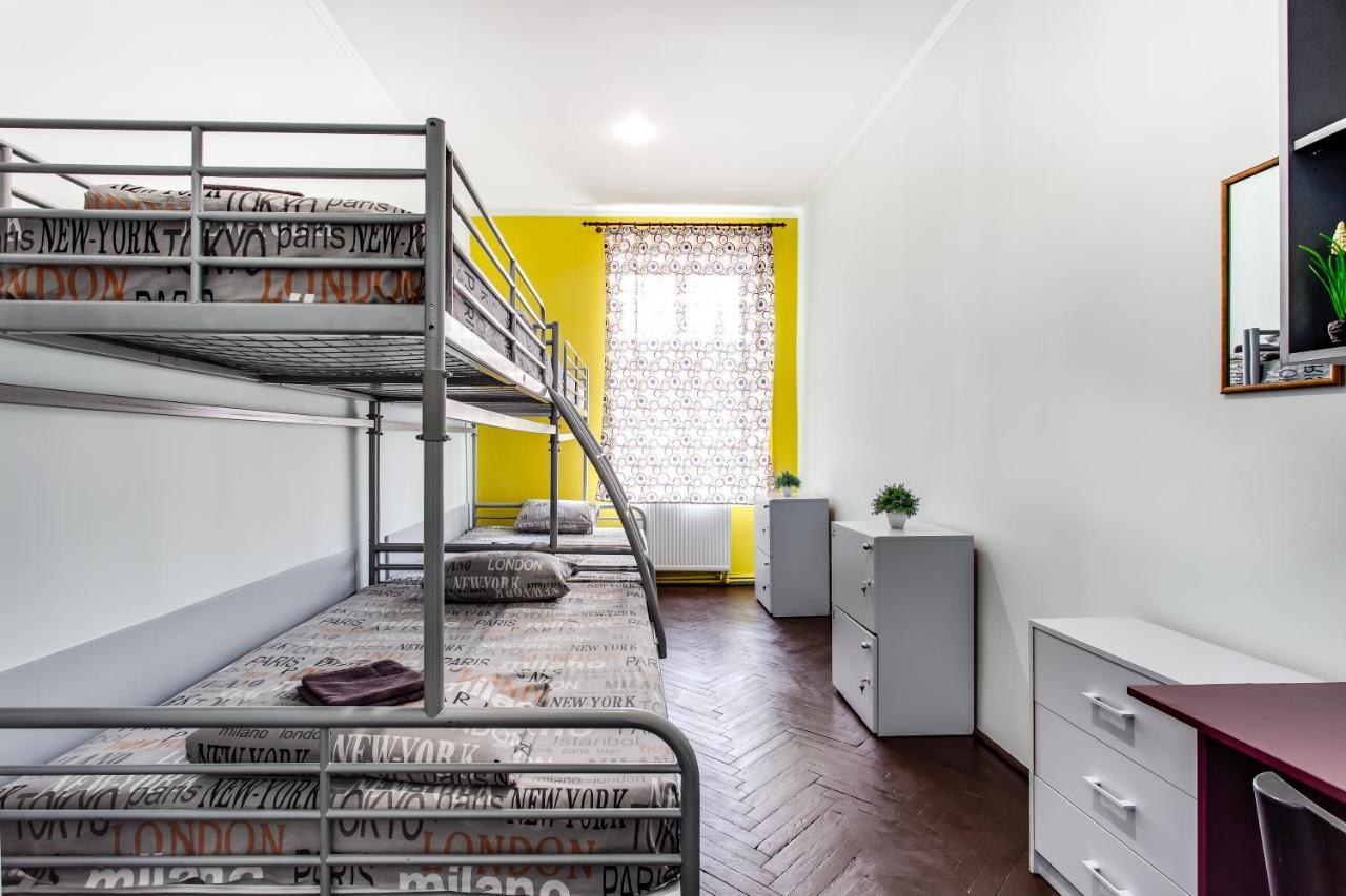 Mister Hostel Lviv Exterior photo